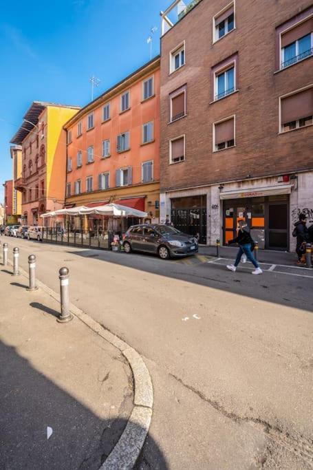 Sotto Le Due Torri 5* Apartment Bologna Exterior photo