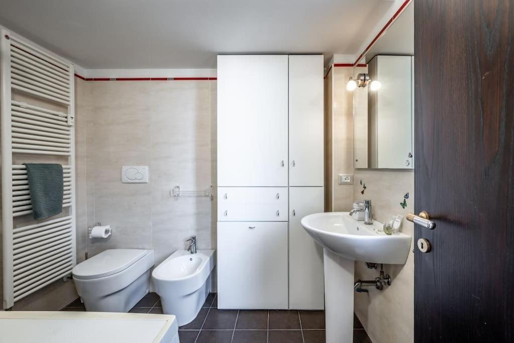 Sotto Le Due Torri 5* Apartment Bologna Exterior photo