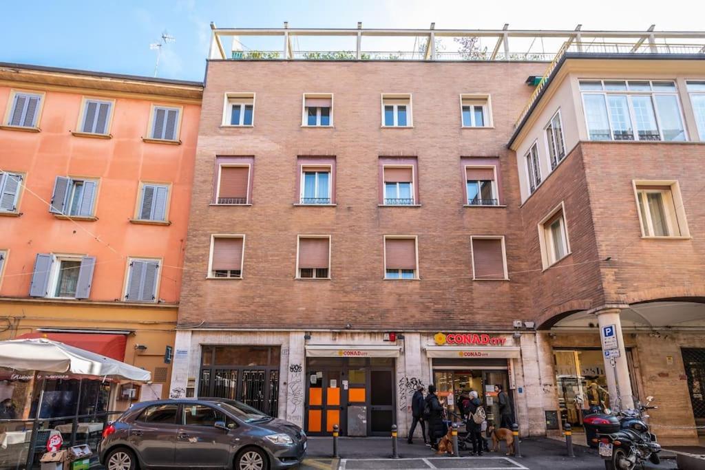 Sotto Le Due Torri 5* Apartment Bologna Exterior photo